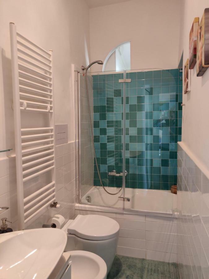 Eucaris Home 萨莱诺 外观 照片
